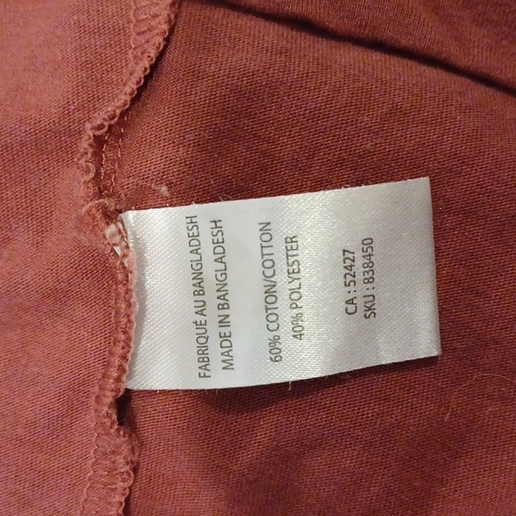 4/$40 Dark Red Floral Tee - Size 2X - Picture 6 of 6